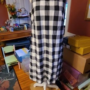 Adrianna papell checked shift dress with scalloped back. Size 4. Never worn